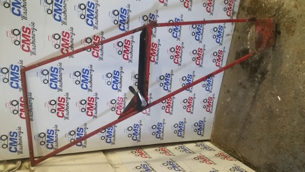 Massey Ferguson Sankey Cab Door Frame Right - Deur en onderdelen voor Tractor: afbeelding 1 Massey Ferguson Sankey Cab Door Frame Right - Deur en onderdelen voor Tractor: afbeelding 1