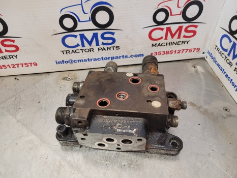 New Holland Case T6, T7, Maxxum, Puma 175, T7.225 Hydraulic Manifold 84142195 - Hydraulica: afbeelding 1 New Holland Case T6, T7, Maxxum, Puma 175, T7.225 Hydraulic Manifold 84142195 - Hydraulica: afbeelding 1