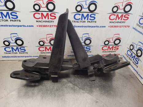 New Holland Case T6, T7, T6000, Maxxum Front Mudguard Hub Kit 87651033, 87651032 - Fender: afbeelding 2 New Holland Case T6, T7, T6000, Maxxum Front Mudguard Hub Kit 87651033, 87651032 - Fender: afbeelding 2