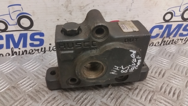 New Holland Nhseries Husco Bachoe Control Valve, Hydraulic Out Section 85801189 - Hydraulische klep voor Tractor: afbeelding 2 New Holland Nhseries Husco Bachoe Control Valve, Hydraulic Out Section 85801189 - Hydraulische klep voor Tractor: afbeelding 2