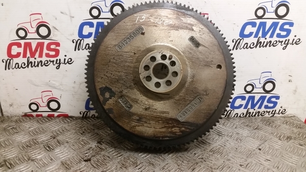 New Holland T5. 100, 110, 120 Engine Flywheel And Ring Gear 47808010, 84235695 - Vliegwiel voor Tractor: afbeelding 1 New Holland T5. 100, 110, 120 Engine Flywheel And Ring Gear 47808010, 84235695 - Vliegwiel voor Tractor: afbeelding 1