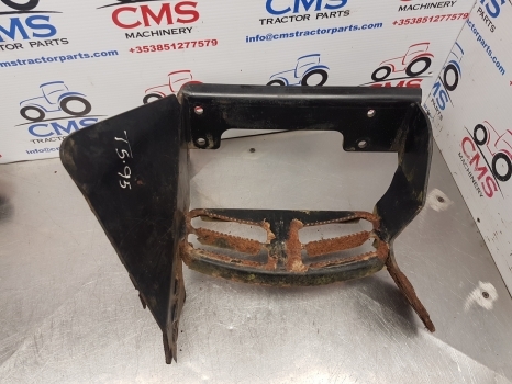 New Holland T5.95, T5.105, T5.115 Foot Step, Ladder 84604572 - Treeplank voor Landbouwmachine: afbeelding 2 New Holland T5.95, T5.105, T5.115 Foot Step, Ladder 84604572 - Treeplank voor Landbouwmachine: afbeelding 2