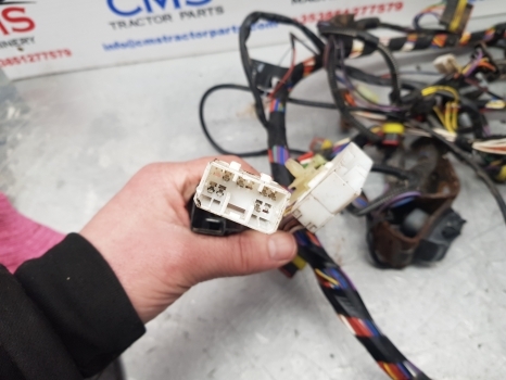 New Holland T5.95, T5.105, T5.115 Wiring Loom, Fuse Box 47778916 - Kabels/ Draden voor Tractor: afbeelding 3 New Holland T5.95, T5.105, T5.115 Wiring Loom, Fuse Box 47778916 - Kabels/ Draden voor Tractor: afbeelding 3