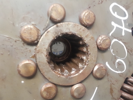 New Holland T6000, T7, T7000 T6070 Engine Flywheel Complete 87300081; 87300082 - Vliegwiel voor Tractor: afbeelding 2 New Holland T6000, T7, T7000 T6070 Engine Flywheel Complete 87300081; 87300082 - Vliegwiel voor Tractor: afbeelding 2