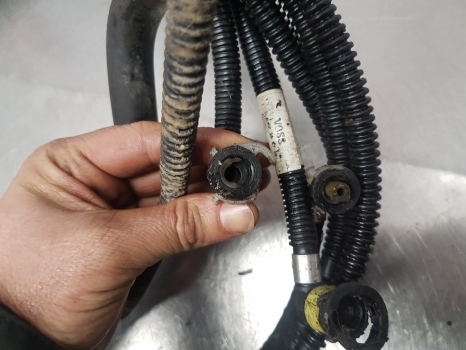 Geluiddemper/ Uitlaatsysteem voor Tractor New Holland T7.200, T7.170, T7.185, Case Puma, Adblue Conduit Assy 84180432: afbeelding 6