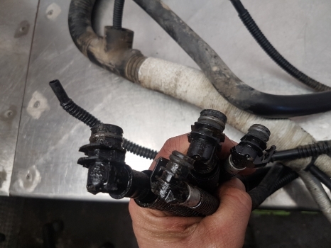 Geluiddemper/ Uitlaatsysteem voor Tractor New Holland T7.200, T7.170, T7.185, Case Puma, Adblue Conduit Assy 84180432: afbeelding 8