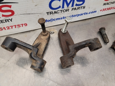 New Holland T7.260, T7040, Case Puma Lwb Front Mudguard Limiter Kit 87475467 - Fender: afbeelding 2 New Holland T7.260, T7040, Case Puma Lwb Front Mudguard Limiter Kit 87475467 - Fender: afbeelding 2