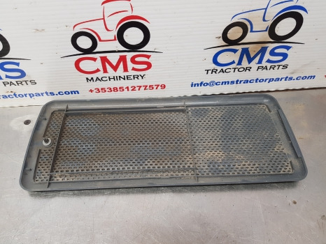 New Holland Tm150, 140, 190 Ts110, Ts115, Ts90 Speaker Grille 82016735 - Cabine en interieur: afbeelding 3 New Holland Tm150, 140, 190 Ts110, Ts115, Ts90 Speaker Grille 82016735 - Cabine en interieur: afbeelding 3