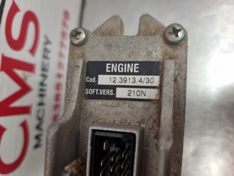 Same Dorado 85, Deutz, Lamborghini Ecu Control Unit 0.012.3913.4/70 - ECU: afbeelding 4 Same Dorado 85, Deutz, Lamborghini Ecu Control Unit 0.012.3913.4/70 - ECU: afbeelding 4