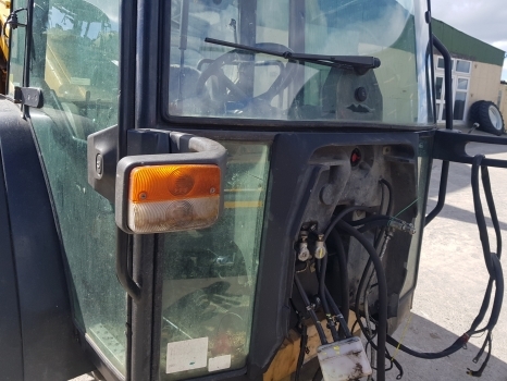 Same Dorado, Dorado Classic 66, 70, 76, 80, 85, 86 Cab Complete 0.007.1140.6/10 - Cabine voor Tractor: afbeelding 4 Same Dorado, Dorado Classic 66, 70, 76, 80, 85, 86 Cab Complete 0.007.1140.6/10 - Cabine voor Tractor: afbeelding 4