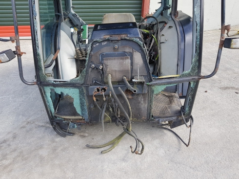 Valmet 8550e, 8150e, 8000 E, Hi Series  Complete Cab As Pictures V32569420 - Cabine: afbeelding 5 Valmet 8550e, 8150e, 8000 E, Hi Series  Complete Cab As Pictures V32569420 - Cabine: afbeelding 5