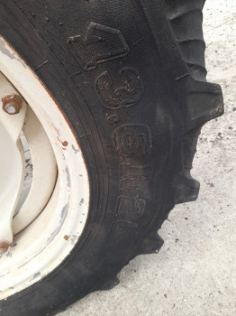 Valtra 6400 Front Wheel And Tyre 13.6r28, 13.6r28, 12x28 - Complete wiel: afbeelding 2 Valtra 6400 Front Wheel And Tyre 13.6r28, 13.6r28, 12x28 - Complete wiel: afbeelding 2