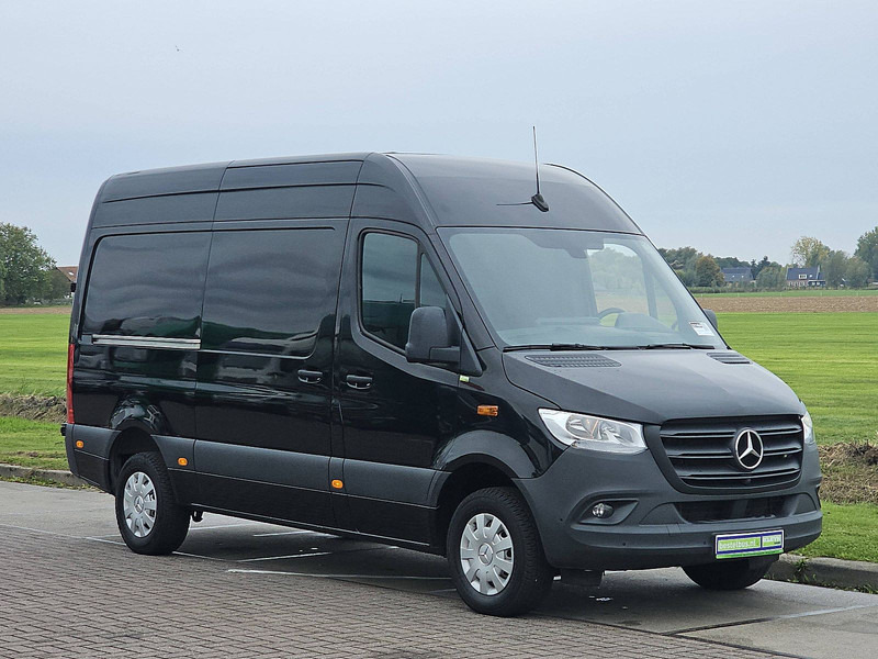 Mercedes-Benz Sprinter 317 L2H2 Mbux 360camera! - Gesloten bestelwagen: afbeelding 4 Mercedes-Benz Sprinter 317 L2H2 Mbux 360camera! - Gesloten bestelwagen: afbeelding 4