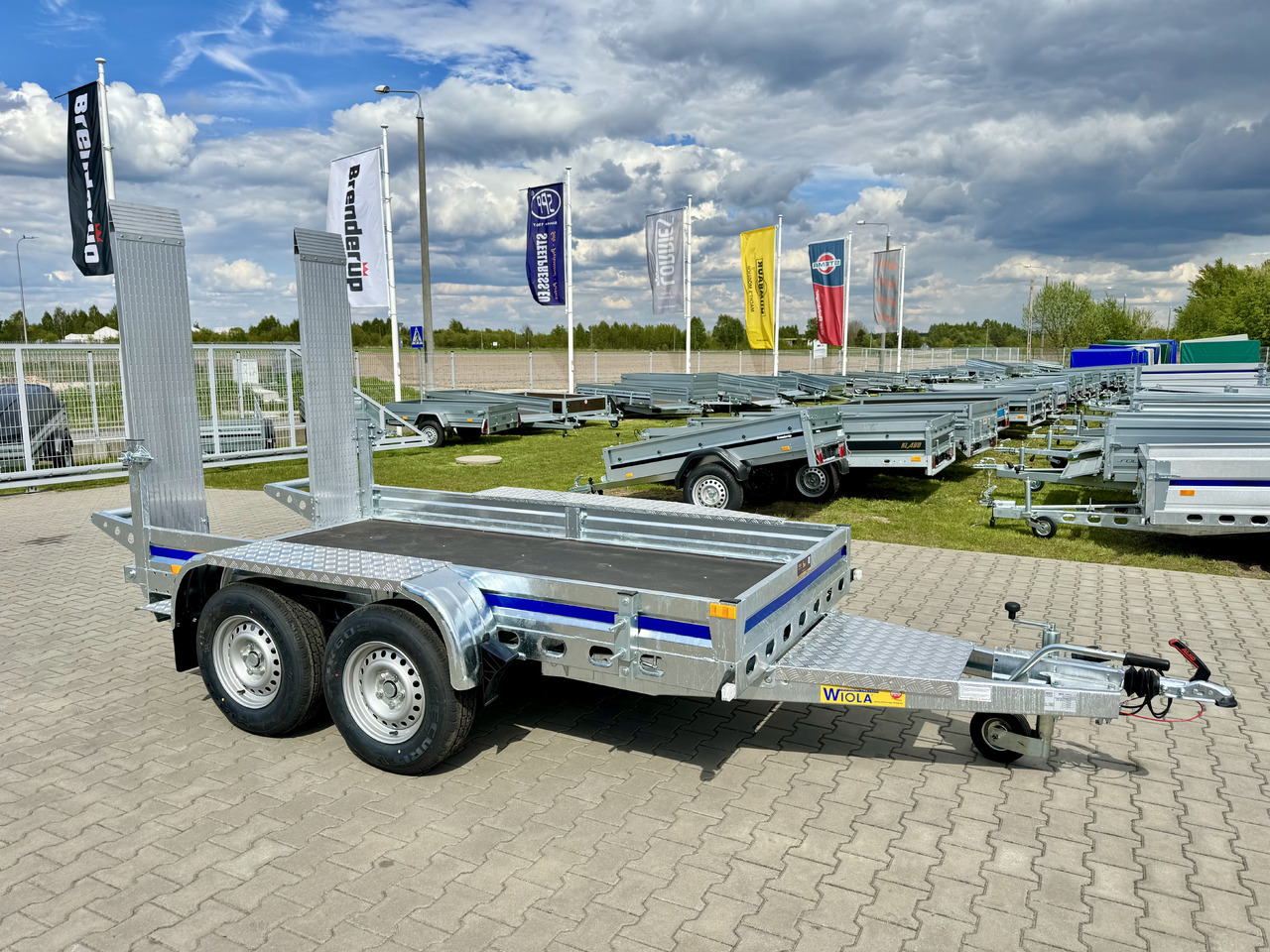 Wiola B2730 GVW 2700 kg machine transporter mini excavator 292x142 cm - Machinetransporter: afbeelding 1 Wiola B2730 GVW 2700 kg machine transporter mini excavator 292x142 cm - Machinetransporter: afbeelding 1