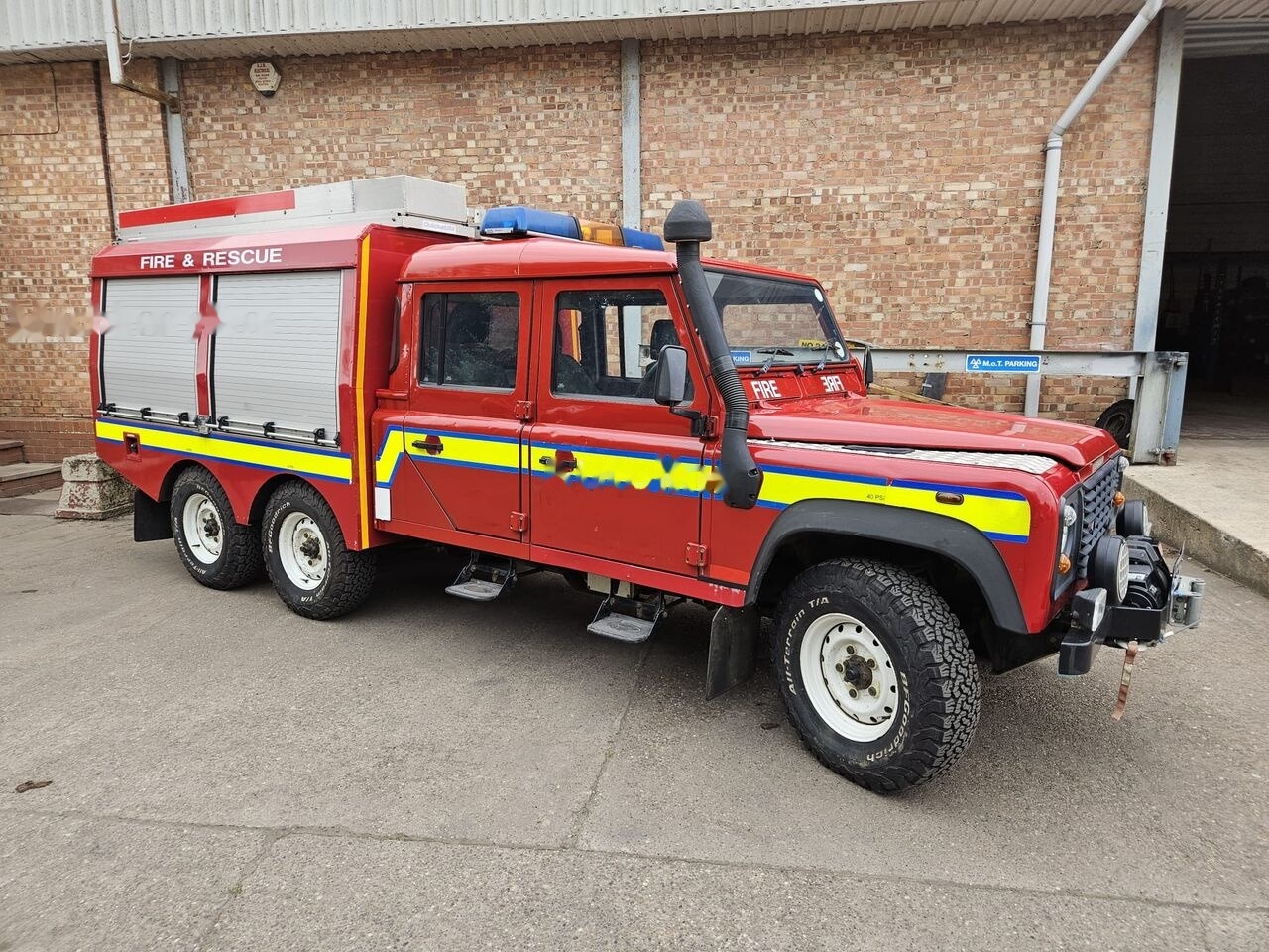 Land Rover 130 - Brandweerwagen: afbeelding 4 Land Rover 130 - Brandweerwagen: afbeelding 4