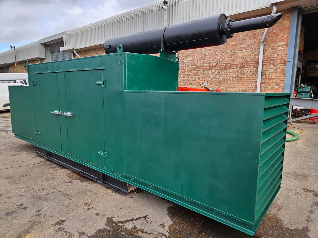 VOLVO TAD 720 GE DIESEL GENERATOR 120KW 150KVA 250 HOURS VOLVO TAD 720 GE DIESEL GENERATOR 120KW 150KVA 250 HOURS - Gereedschap/ Toebehoor: afbeelding 1 VOLVO TAD 720 GE DIESEL GENERATOR 120KW 150KVA 250 HOURS VOLVO TAD 720 GE DIESEL GENERATOR 120KW 150KVA 250 HOURS - Gereedschap/ Toebehoor: afbeelding 1