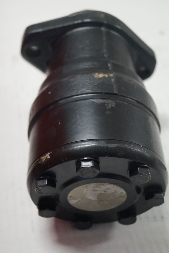 Jungheinrich 26906940 | Stuur motor Steering motor WRL reachtruck till year 2003 Stuur motor Steering motor WRL reachtruck till year 2003 - Hydromotor voor Intern transport: afbeelding 2 Jungheinrich 26906940 | Stuur motor Steering motor WRL reachtruck till year 2003 Stuur motor Steering motor WRL reachtruck till year 2003 - Hydromotor voor Intern transport: afbeelding 2