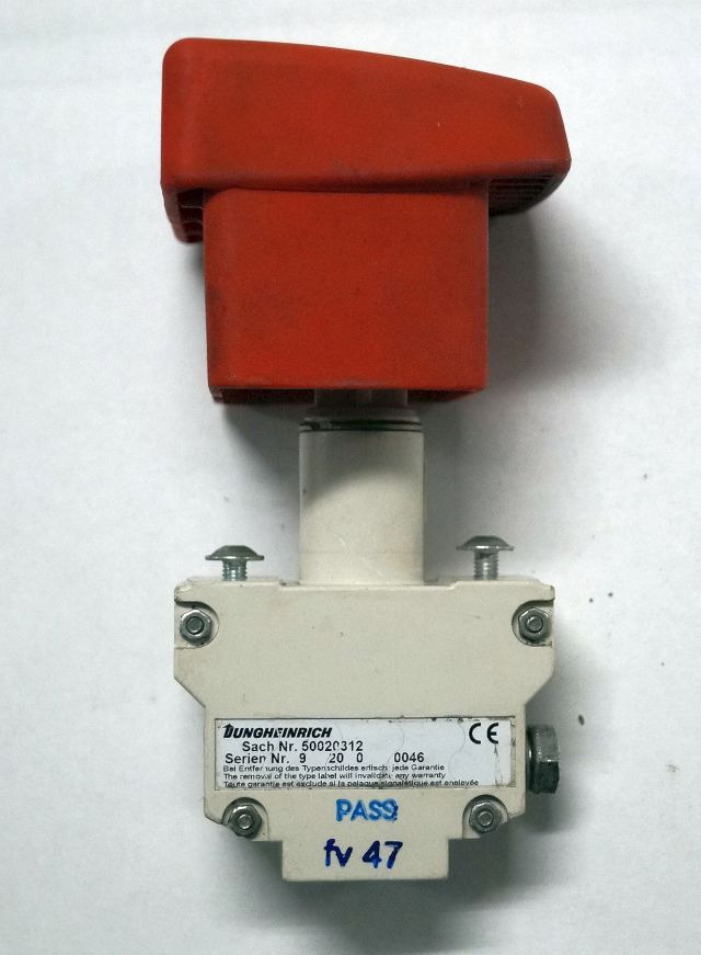 Jungheinrich 50020312 | Emergency disconnect switch - Elektrisch systeem voor Intern transport: afbeelding 1 Jungheinrich 50020312 | Emergency disconnect switch - Elektrisch systeem voor Intern transport: afbeelding 1