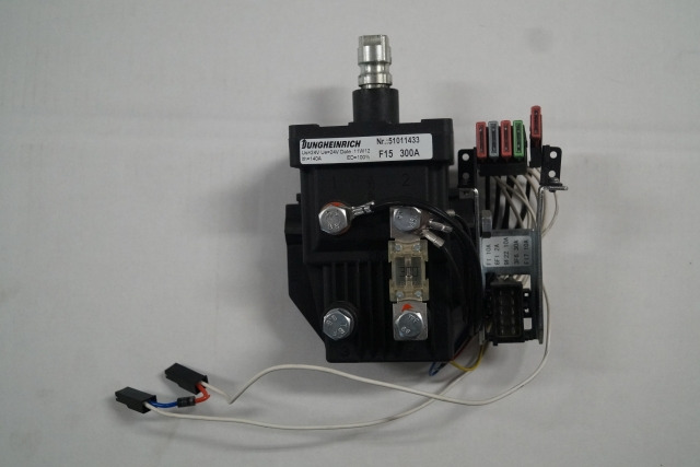 Jungheinrich 51011433 | Emergency disconnect switch 24V/300A - Elektrisch systeem voor Intern transport: afbeelding 1 Jungheinrich 51011433 | Emergency disconnect switch 24V/300A - Elektrisch systeem voor Intern transport: afbeelding 1