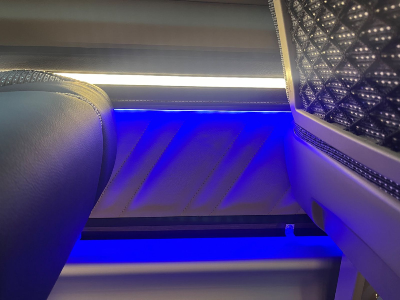 Minibus, Personenvervoer Mercedes-Benz Sprinter 519 AWD 4x4 TOURIST  / 21 to 24 Seats: afbeelding 17