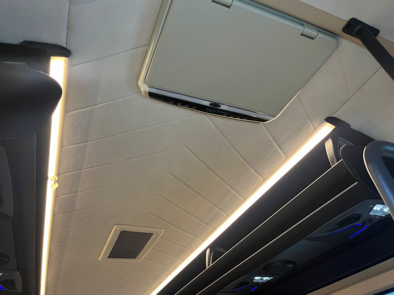 Minibus, Personenvervoer Mercedes-Benz Sprinter 519 AWD 4x4 TOURIST  / 21 to 24 Seats: afbeelding 21