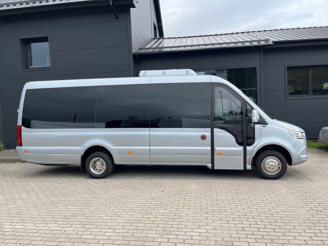 Mercedes-Benz Sprinter 519 TRANSFER XL / 22+1+1 / ON STOCK!!! Mercedes-Benz Sprinter 519 TOURIST XL/ 21-24 Seats/ IN STOCK! - Minibus, Personenvervoer: afbeelding 4 Mercedes-Benz Sprinter 519 TRANSFER XL / 22+1+1 / ON STOCK!!! Mercedes-Benz Sprinter 519 TOURIST XL/ 21-24 Seats/ IN STOCK! - Minibus, Personenvervoer: afbeelding 4