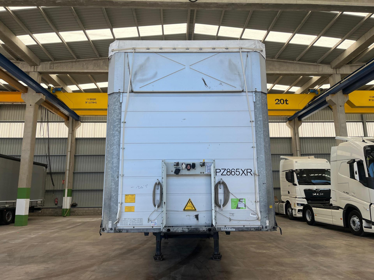 Schmitz Cargobull SCS24/L Varios - Schuifzeiloplegger: afbeelding 4 Schmitz Cargobull SCS24/L Varios - Schuifzeiloplegger: afbeelding 4