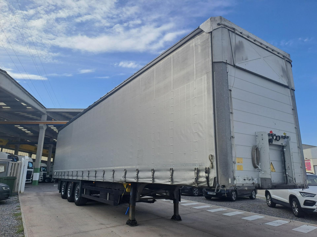 Schmitz Cargobull SCS24/L Varios - Schuifzeiloplegger: afbeelding 3 Schmitz Cargobull SCS24/L Varios - Schuifzeiloplegger: afbeelding 3