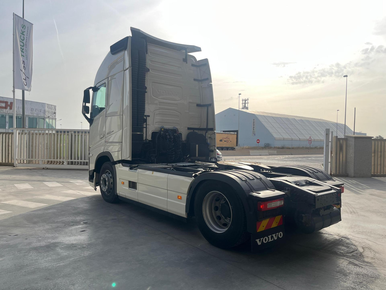 Volvo FH 460 Globetrotter XL i-Save I-ParkCool - Trekker: afbeelding 4 Volvo FH 460 Globetrotter XL i-Save I-ParkCool - Trekker: afbeelding 4