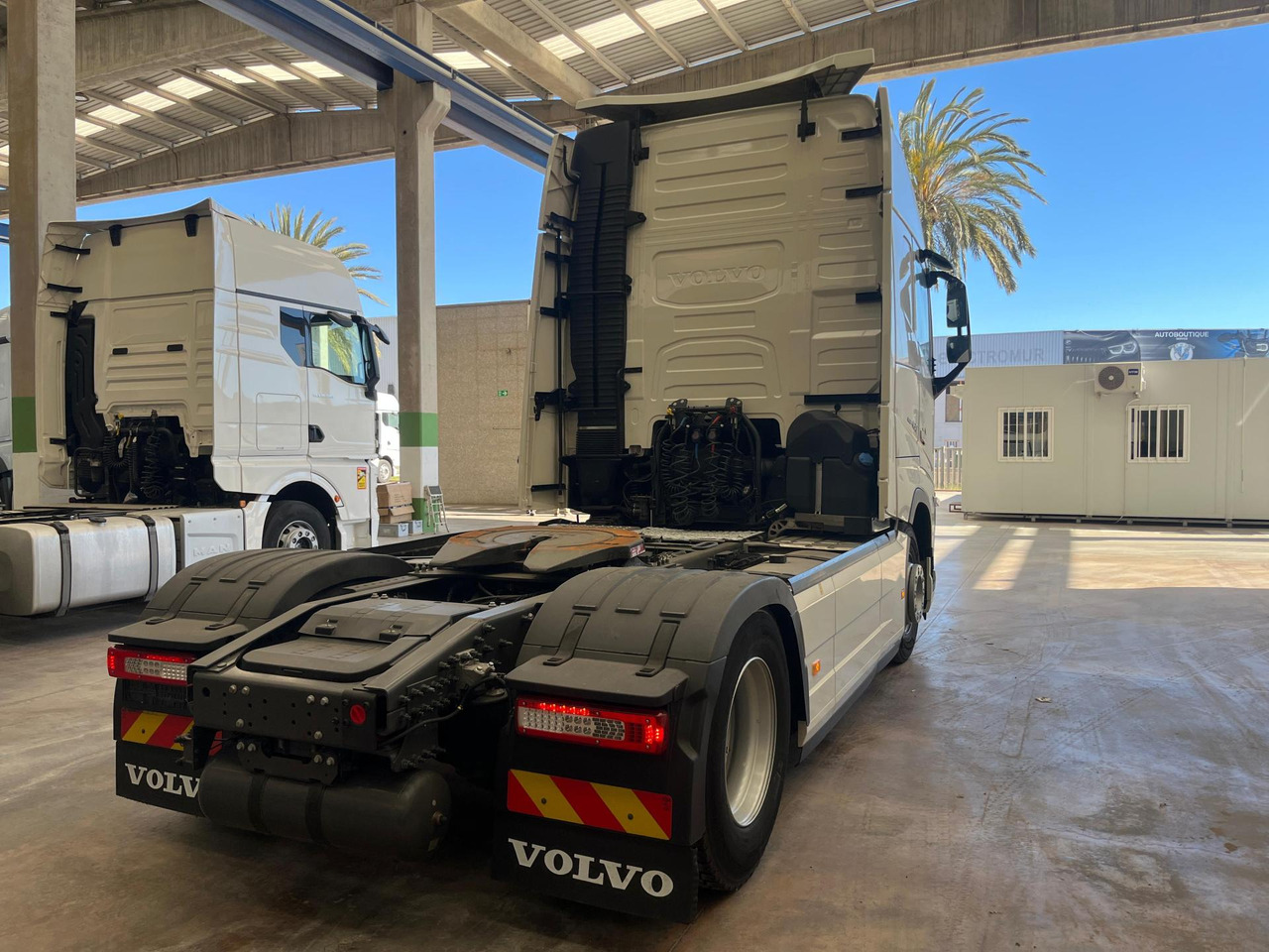 Volvo FH 460 Globetrotter XL i-Save - Trekker: afbeelding 4 Volvo FH 460 Globetrotter XL i-Save - Trekker: afbeelding 4