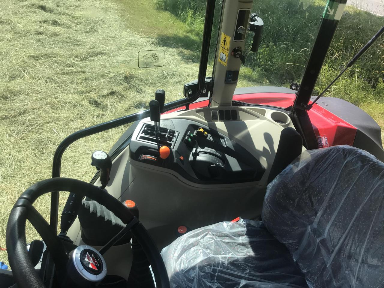 Massey Ferguson MF 4708 M mit Frontlader - Tractor: afbeelding 4 Massey Ferguson MF 4708 M mit Frontlader - Tractor: afbeelding 4