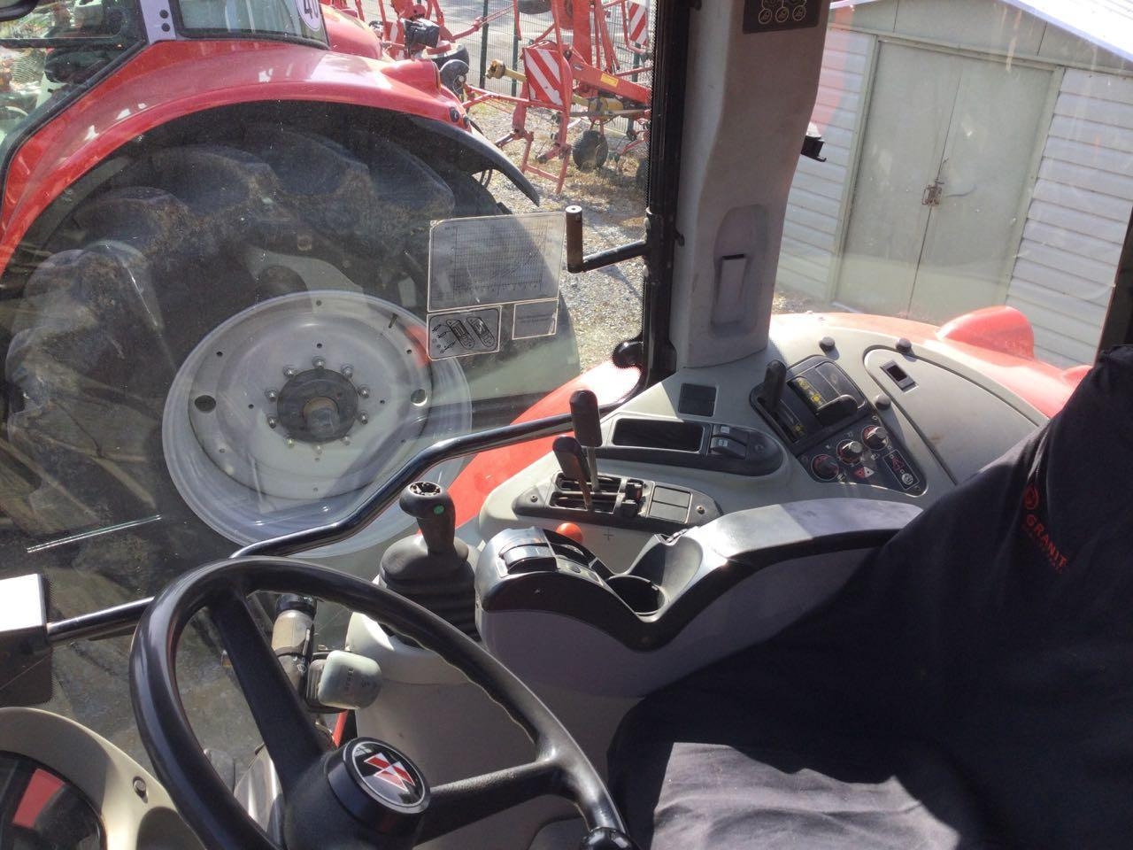 Massey Ferguson MF 6470 mit Frontlader - Tractor: afbeelding 4 Massey Ferguson MF 6470 mit Frontlader - Tractor: afbeelding 4
