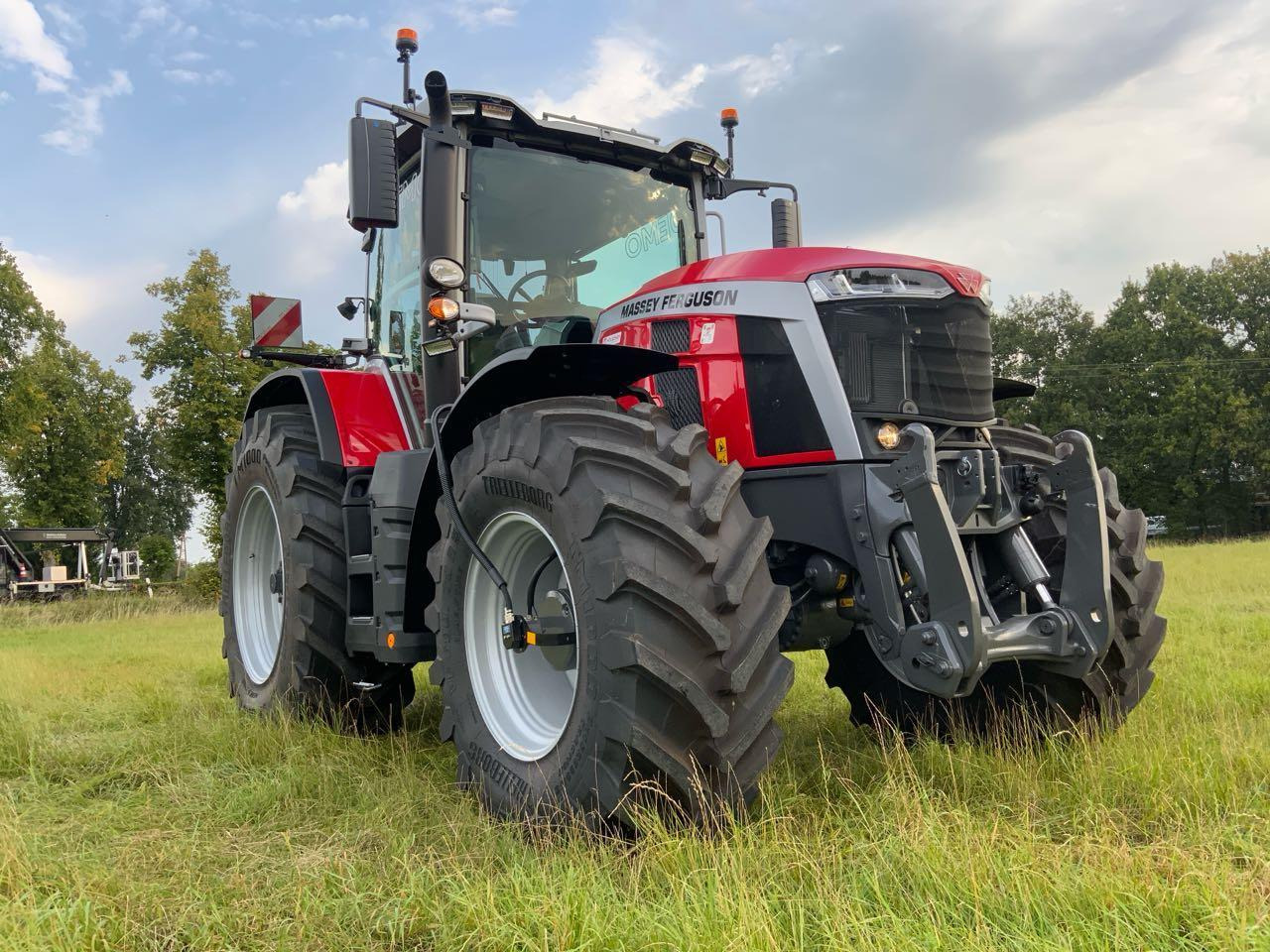 Massey Ferguson MF 8S.265 DYNA-VT - Tractor: afbeelding 1 Massey Ferguson MF 8S.265 DYNA-VT - Tractor: afbeelding 1