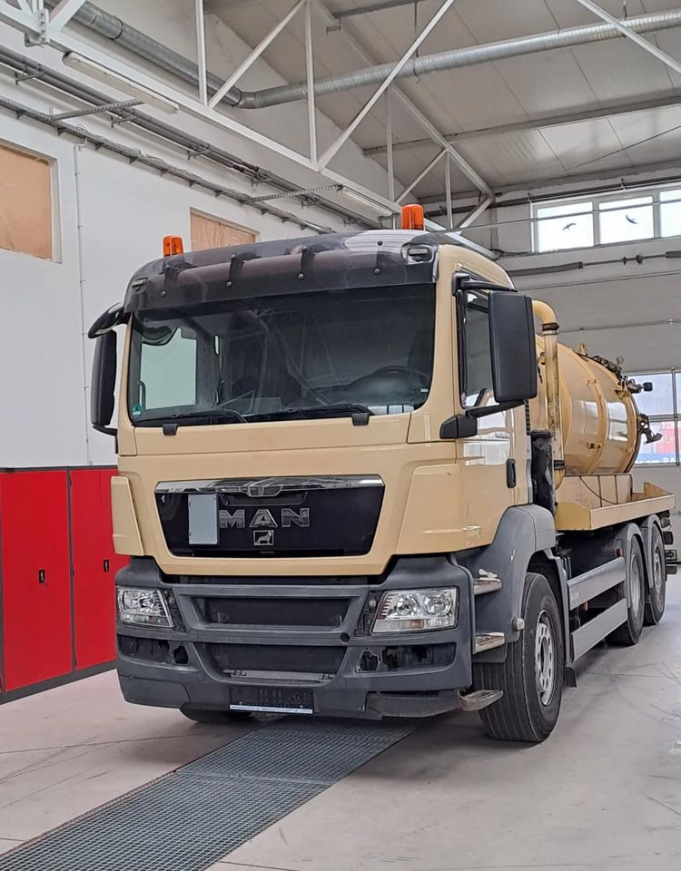 MAN MAN TGS 26.360/6X2/POJAZD KOMUNALNY Z WYWROTEM - Vacuümwagen: afbeelding 1 MAN MAN TGS 26.360/6X2/POJAZD KOMUNALNY Z WYWROTEM - Vacuümwagen: afbeelding 1