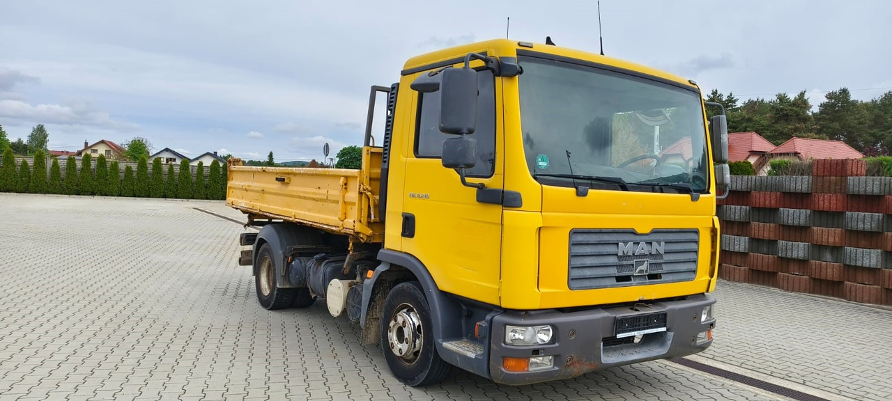 MAN TGL 8.210 * 2007 * 3-stronny KIPER * NOWE OPONY * MANUAL * RESOR * 3 MIEJSCA - Kipper vrachtwagen: afbeelding 5 MAN TGL 8.210 * 2007 * 3-stronny KIPER * NOWE OPONY * MANUAL * RESOR * 3 MIEJSCA - Kipper vrachtwagen: afbeelding 5
