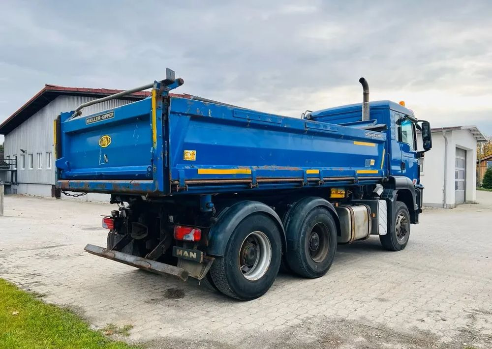MAN TGS 26.440 6x6 Hydrodrive – Meiller 3-stronny wywrotka / Manual / Retarder / Tempomat / Euro 5 - Kipper vrachtwagen: afbeelding 2 MAN TGS 26.440 6x6 Hydrodrive – Meiller 3-stronny wywrotka / Manual / Retarder / Tempomat / Euro 5 - Kipper vrachtwagen: afbeelding 2