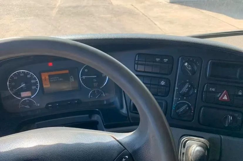 Mercedes-Benz Actros 3344 6x4 / Wywrotka trójstronna Miller / Euro 5 / - Kipper vrachtwagen: afbeelding 5 Mercedes-Benz Actros 3344 6x4 / Wywrotka trójstronna Miller / Euro 5 / - Kipper vrachtwagen: afbeelding 5