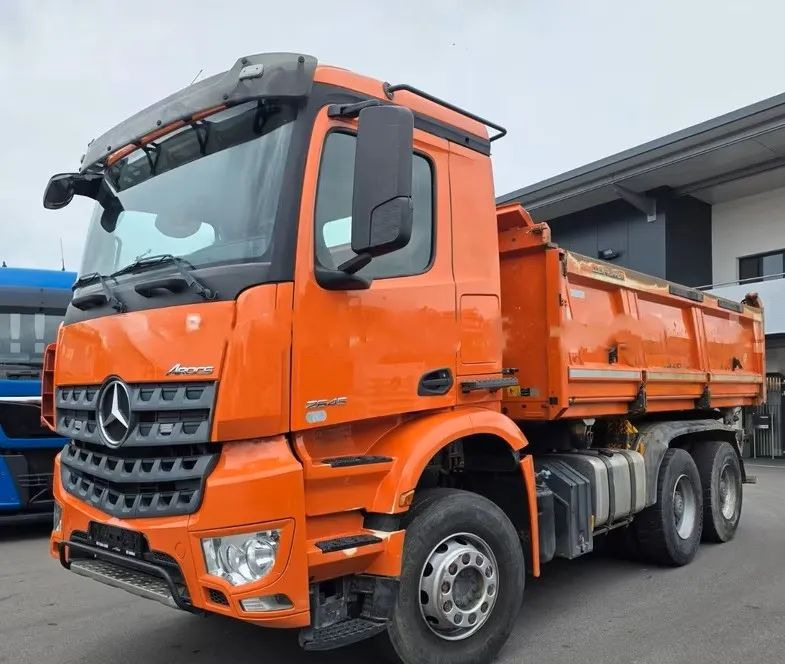 Mercedes-Benz Arocs 2645 6x4 – Wywrotka Meiller 3- stronny/ Manual / Retarder / BORDMATIK / Blatt/Blatt - Kipper vrachtwagen: afbeelding 1 Mercedes-Benz Arocs 2645 6x4 – Wywrotka Meiller 3- stronny/ Manual / Retarder / BORDMATIK / Blatt/Blatt - Kipper vrachtwagen: afbeelding 1