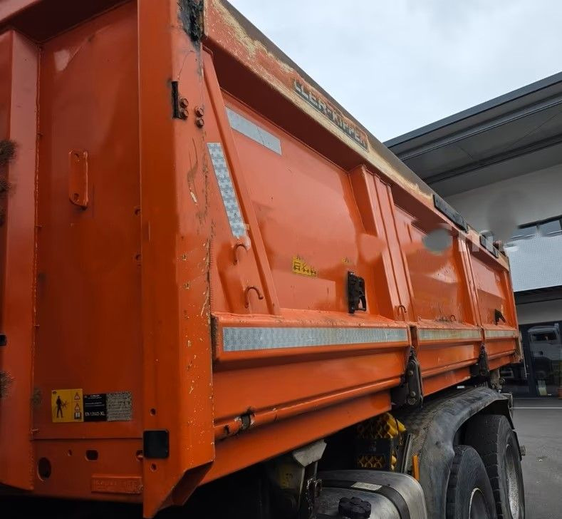 Mercedes-Benz Arocs 2645 /Allrad 6x4 / BB / Wywrotka trójstronna Meiller / Manual / Retarder / BORDMATIK / 320 000 km - Kipper vrachtwagen: afbeelding 2 Mercedes-Benz Arocs 2645 /Allrad 6x4 / BB / Wywrotka trójstronna Meiller / Manual / Retarder / BORDMATIK / 320 000 km - Kipper vrachtwagen: afbeelding 2