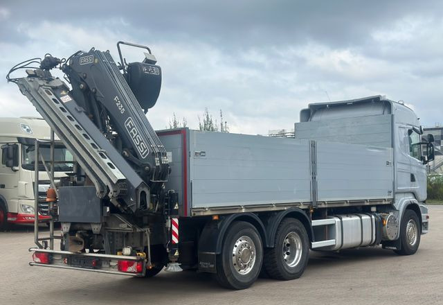 Scania R500 V8 6x2 |platforma budowlana z HDS FASSI F235 sterowanie radiowe | Euro5| Oś tylna: podnoszona i skrętna - Vrachtwagen met open laadbak, Kraanwagen: afbeelding 4 Scania R500 V8 6x2 |platforma budowlana z HDS FASSI F235 sterowanie radiowe | Euro5| Oś tylna: podnoszona i skrętna - Vrachtwagen met open laadbak, Kraanwagen: afbeelding 4