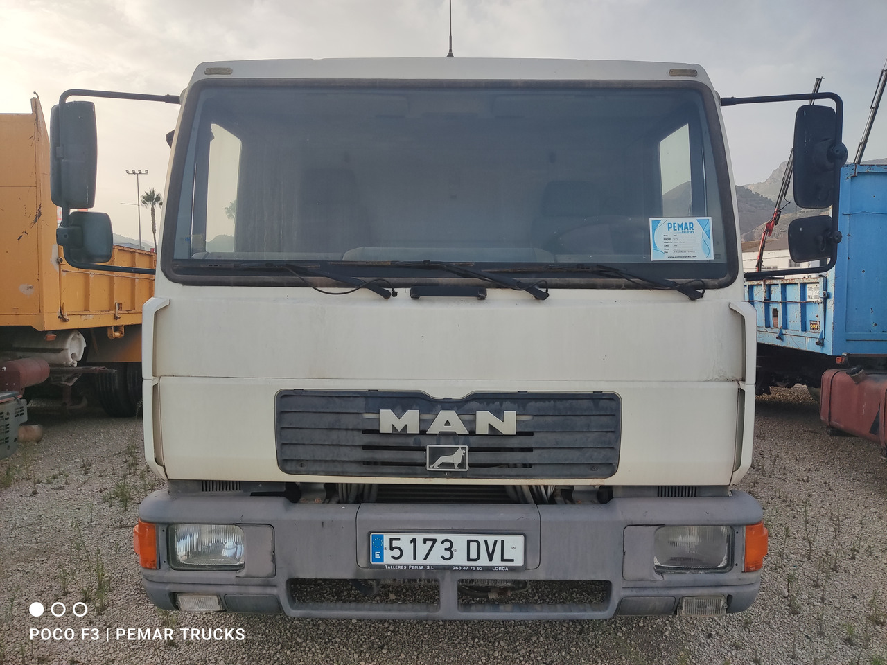 MAN L2000 - Vrachtwagen met open laadbak: afbeelding 2 MAN L2000 - Vrachtwagen met open laadbak: afbeelding 2