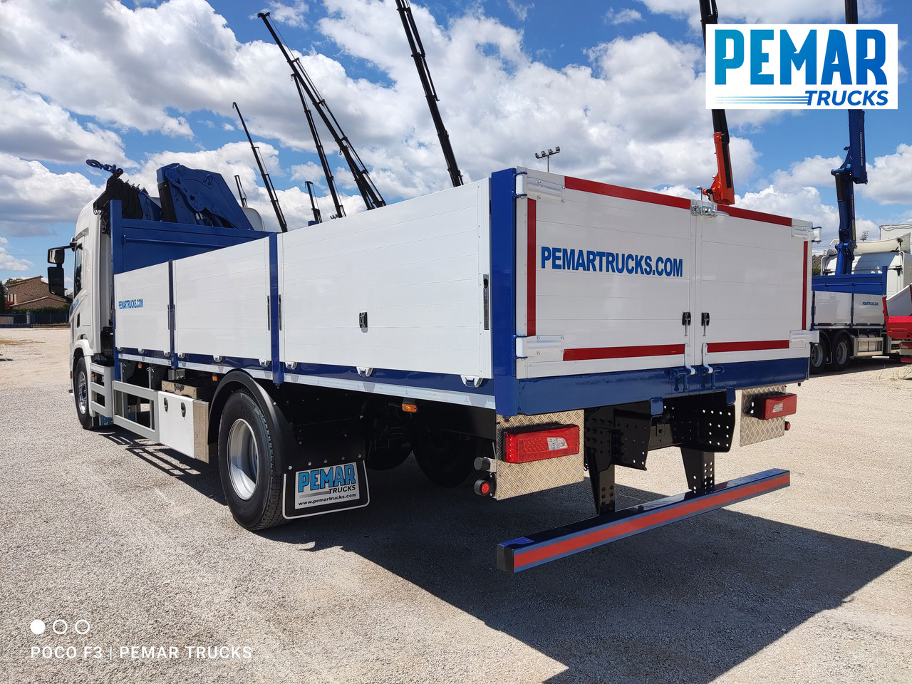 Vrachtwagen met open laadbak, Kraanwagen SCANIA P 370 4X2 GRUA CAJA FIJA: afbeelding 8