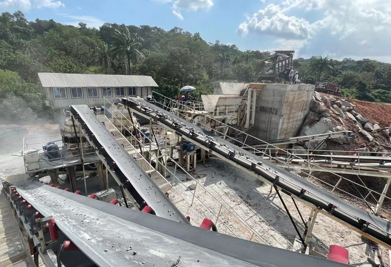 Kinglink 150-250TPH Granite Stone Rock Crushing Plant - Kegelbreker: afbeelding 4 Kinglink 150-250TPH Granite Stone Rock Crushing Plant - Kegelbreker: afbeelding 4