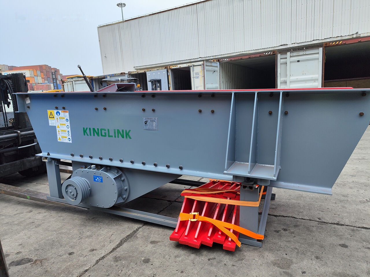 Kinglink Heavy-Duty Vibrating Grizzly Feeder ZSW380x96 - Mijnbouw machine: afbeelding 4 Kinglink Heavy-Duty Vibrating Grizzly Feeder ZSW380x96 - Mijnbouw machine: afbeelding 4