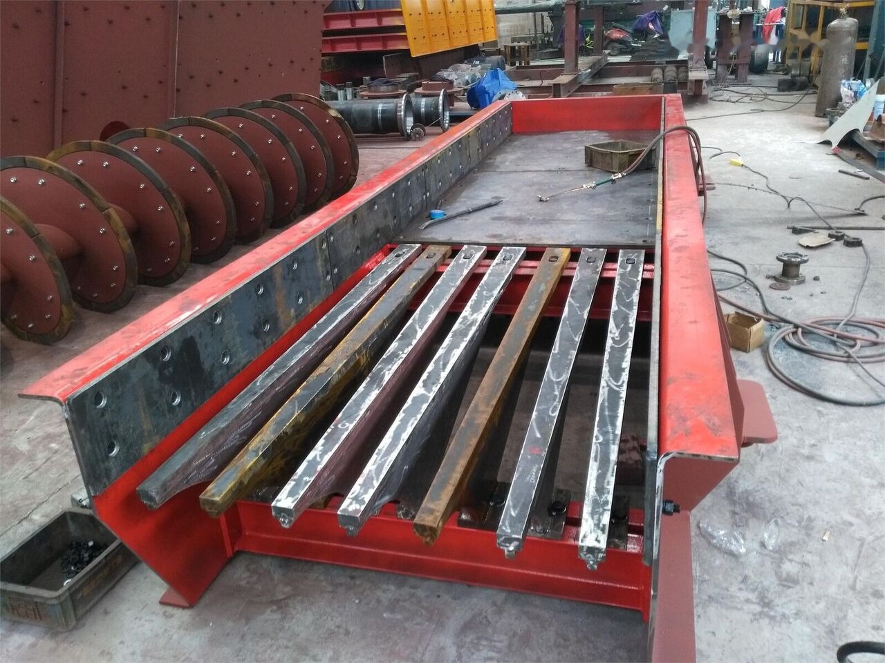 Kinglink ZSW600x150 Vibrating Feeder - Mijnbouw machine: afbeelding 2 Kinglink ZSW600x150 Vibrating Feeder - Mijnbouw machine: afbeelding 2