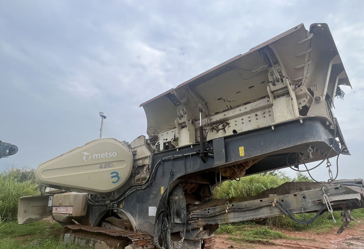 Metso Lokotrack LT106 Jaw Crusher - Mobiele breker: afbeelding 1 Metso Lokotrack LT106 Jaw Crusher - Mobiele breker: afbeelding 1