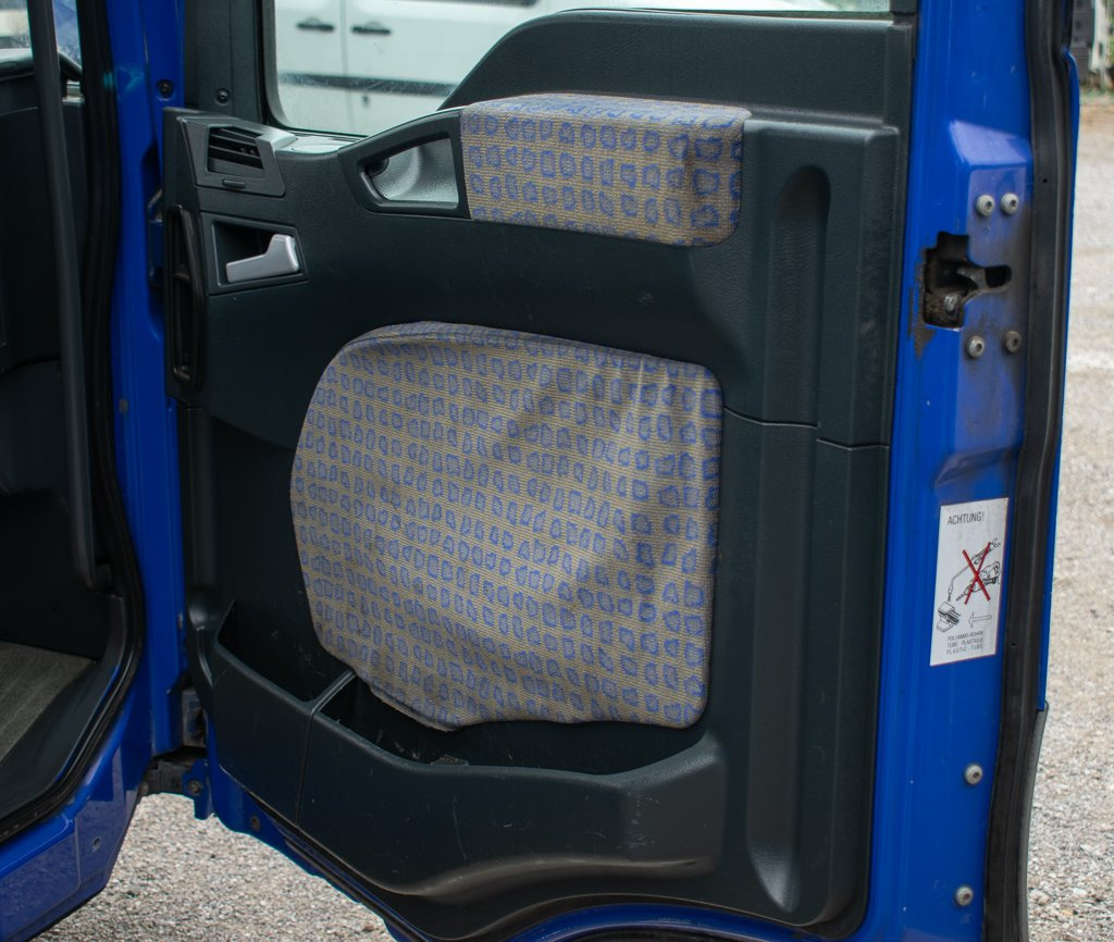 MAN TGA DOOR LINING - PASSENGER - Deur en onderdelen voor Vrachtwagen: afbeelding 2 MAN TGA DOOR LINING - PASSENGER - Deur en onderdelen voor Vrachtwagen: afbeelding 2