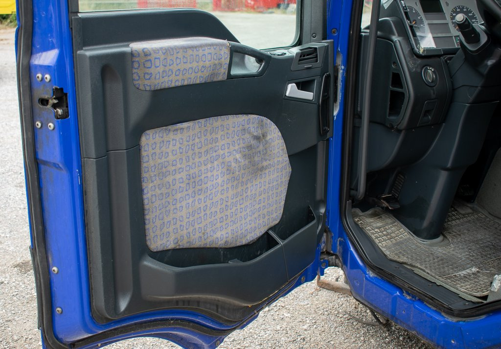 MAN TGA DOOR TRIM LEFT - DRIVER'S - Deur en onderdelen voor Vrachtwagen: afbeelding 2 MAN TGA DOOR TRIM LEFT - DRIVER'S - Deur en onderdelen voor Vrachtwagen: afbeelding 2