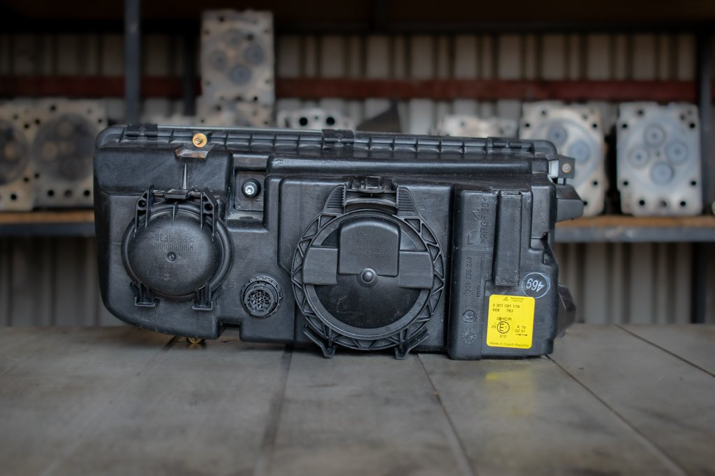 MERCEDES-BENZ ACTROS MP I HEADLIGHT - DRIVER - Koplamp voor Vrachtwagen: afbeelding 2 MERCEDES-BENZ ACTROS MP I HEADLIGHT - DRIVER - Koplamp voor Vrachtwagen: afbeelding 2