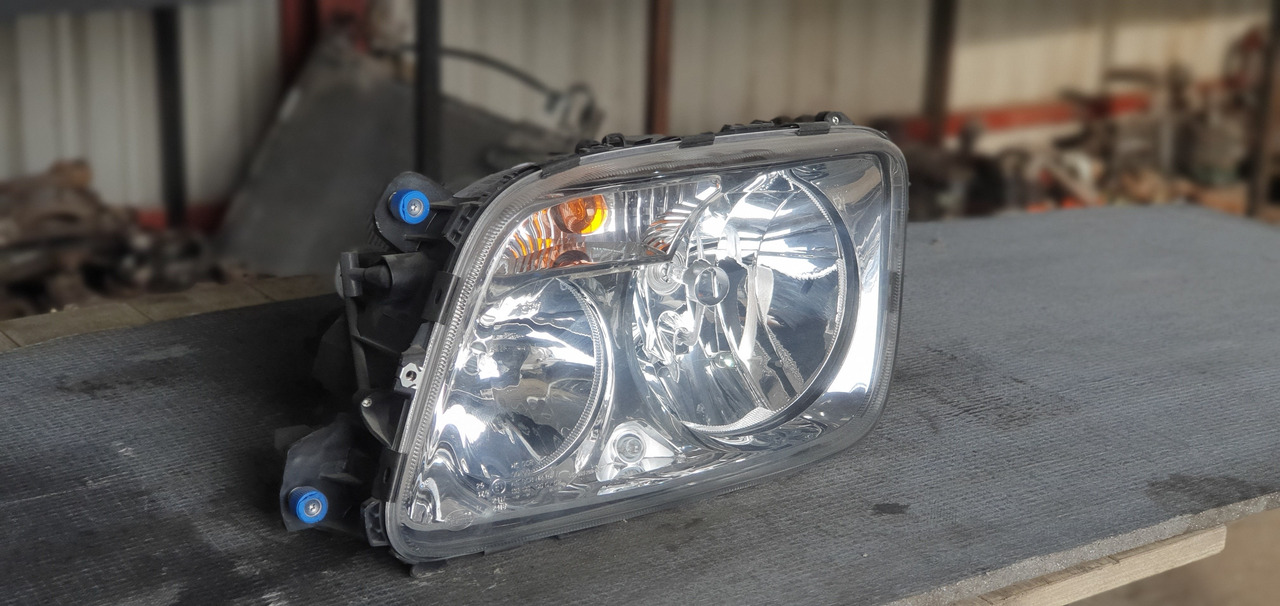 MERCEDES-BENZ ACTROS MP III - DRIVER - Koplamp voor Vrachtwagen: afbeelding 2 MERCEDES-BENZ ACTROS MP III - DRIVER - Koplamp voor Vrachtwagen: afbeelding 2